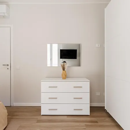 Chiara 6 Guest - Train Station - Parking Apartamento *