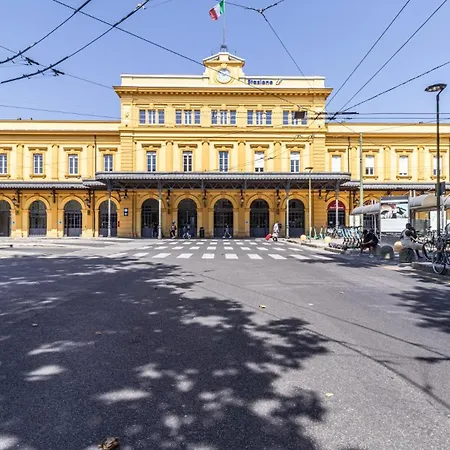 Apartamento Chiara 6 Guest - Train Station - Parking