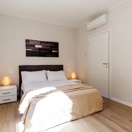 Chiara 6 Guest - Train Station - Parking 公寓 摩德纳