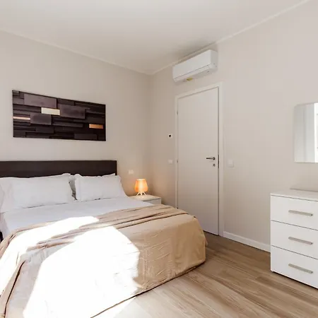 Apartment Chiara 6 Guest - Train Station - Parking *