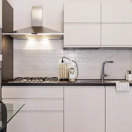 Apartamento Chiara 6 Guest - Train Station - Parking *