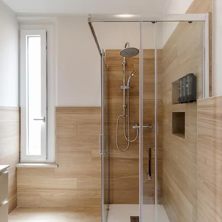 Chiara 6 Guest - Train Station - Parking Apartment