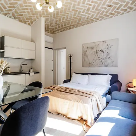 Apartamento Chiara 6 Guest - Train Station - Parking
