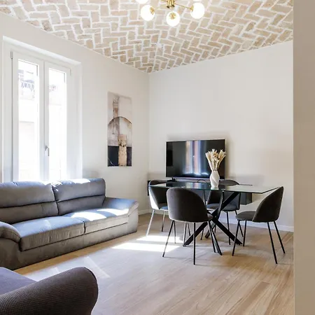 Chiara 6 Guest - Train Station - Parking Apartment Modena