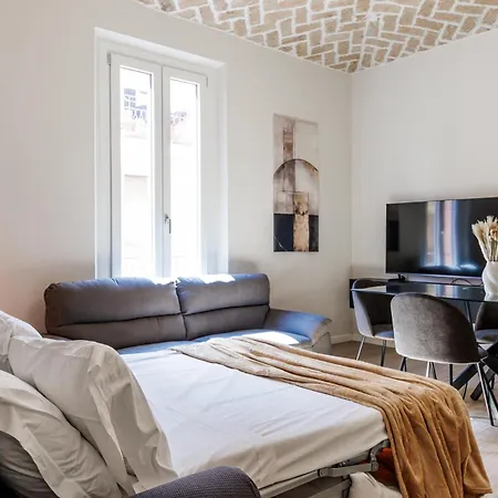 Chiara 6 Guest - Train Station - Parking Apartment *