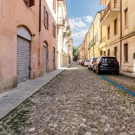 Apartment Chiara 6 Guest - Train Station - Parking Modena