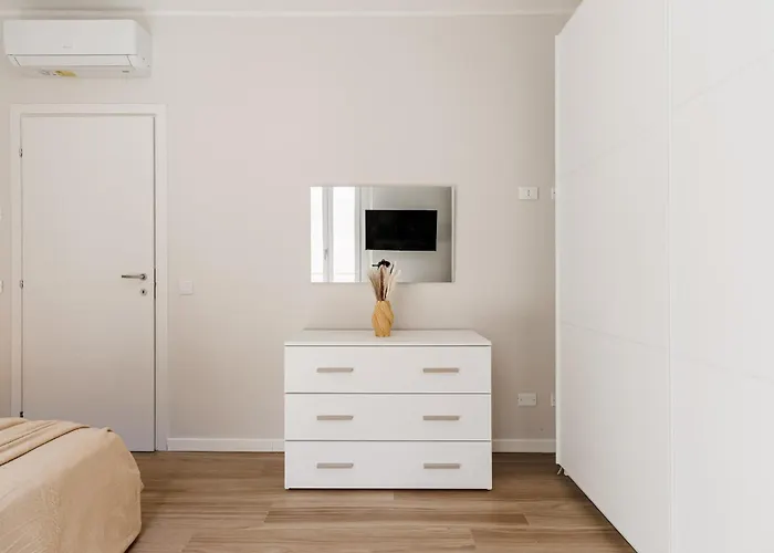 Chiara 6 Guest - Train Station - Parking 公寓 *