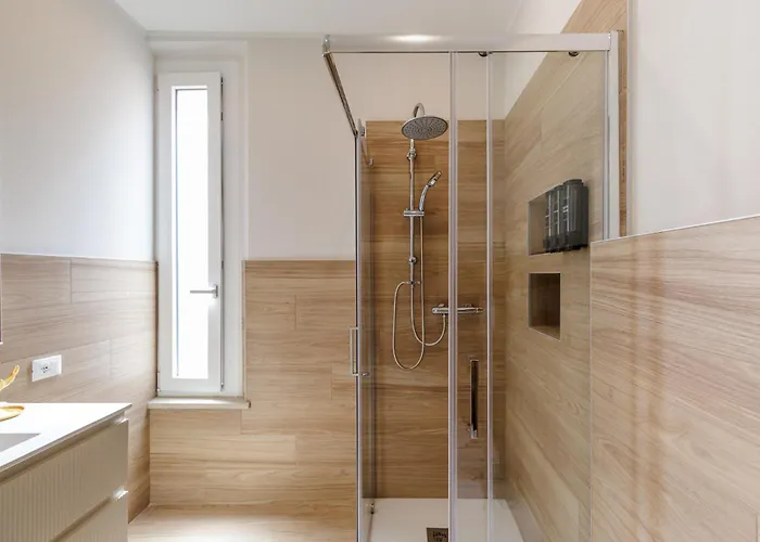 Chiara 6 Guest - Train Station - Parking 公寓