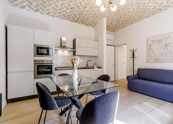 Chiara 6 Guest - Train Station - Parking 公寓