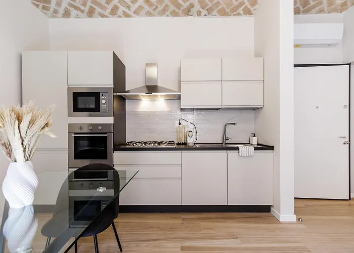 公寓 Chiara 6 Guest - Train Station - Parking 摩德纳